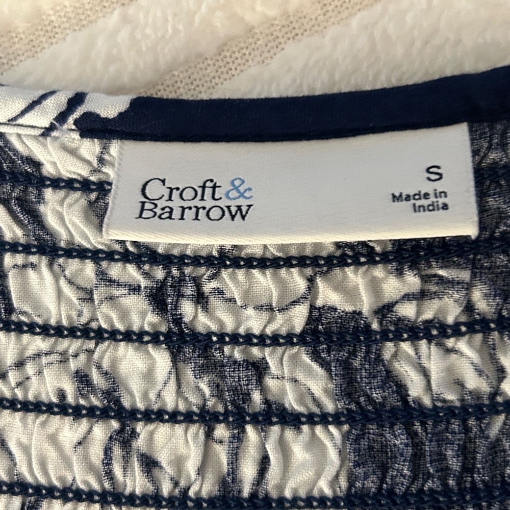 NWT Croft & Barrow Navy Blue White Floral Top SZ S​ - Picture 10 of 16
